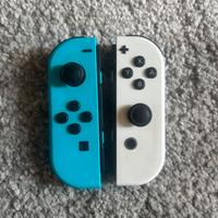 Nintendo Switch - Lotto 2 Joycon bianco e azzurro