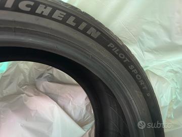 235/45/18 98Y michelin