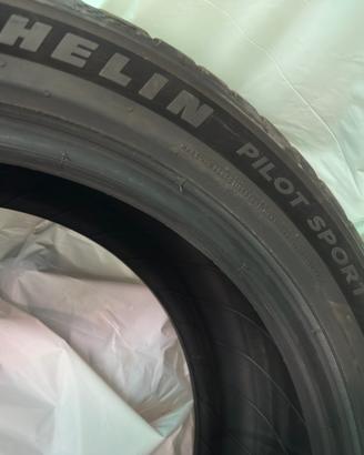 235/45/18 98Y michelin