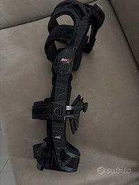 Tutore per crociato posteriore destro