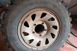 Pneumatici 195/80/15 + cerchi