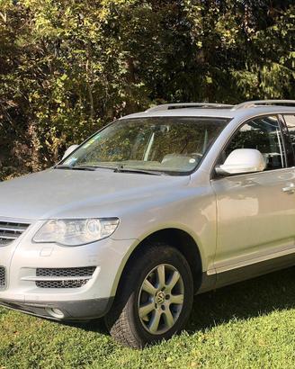 VW Touareg 3.0 V6 TDI 240CV 4x4 - revisione nuova