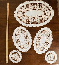 Set centrini Guipire ricamati a mano