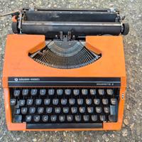 Macchina da scrivere Silver-Reed