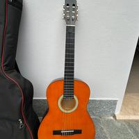 Chitarra con custodia imbottita