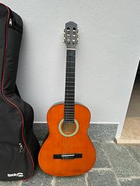 Chitarra con custodia imbottita