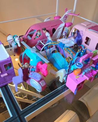 Vari giochi di Barbie (Camper, Aereo, ecc.)
