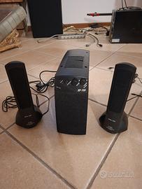 Amplificatore audio woofer con due casse