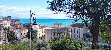 Vietri Marina, terrazzo e giardino 200 MT da mare