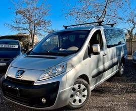 Peugeot Expert 9 Posti Nolegg