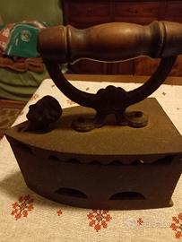 vecchio  ferro  da stiro 