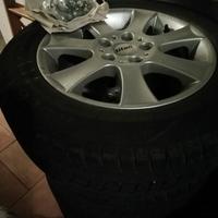 4 gomme invernali su cerchi in lega 215/60 R16 99H