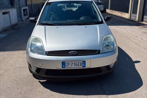 Ford Fiesta 1.2 16V 5p. Ghia KM 84.700 ANNO 2004