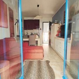 Bilocale in seconda fila mare, Baia Metauro. F/027