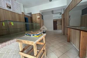 NEGOZIO A PERUGIA