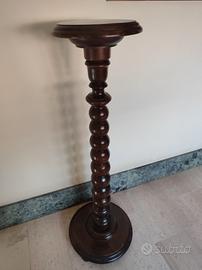 colonna in legno da arredo 