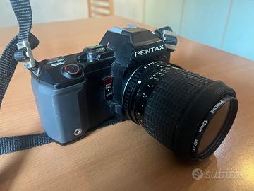 Fotocamera Pentax A3 con obbiettivio