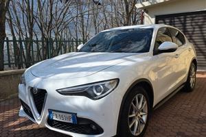 Alfa Romeo Stelvio 2.2 Turbodiesel 190 CV AT8 RWD 