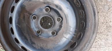 4 cerchioni 15 pollici 5 fori audi Vw"