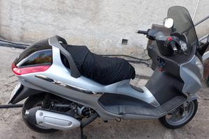 Piaggio X8 200