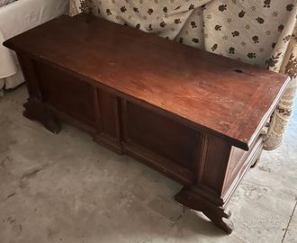 Cassapanca in legno