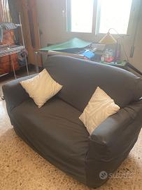 Divano letto con  poggia mano reclinabili