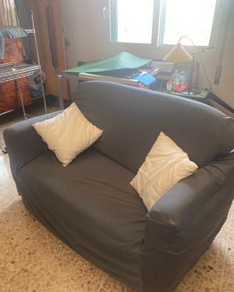 Divano letto con  poggia mano reclinabili