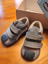 Scarpe neonato Chicco nuove tg. 18