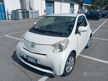 TOYOTA IQ