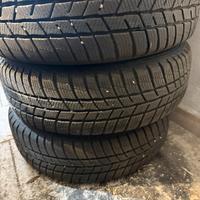 4 gomme invernali 175/65/14 Cerchi inclusi