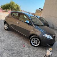 Lancia Y