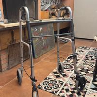 Deambulatore pieghevole