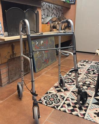 Deambulatore pieghevole