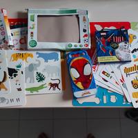 Set sagome per disegnare+colori/adesivi Marvel Paw