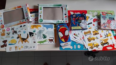 Set sagome per disegnare+colori/adesivi Marvel Paw