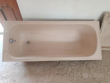 vasca da bagno vintage in ferro/ghisa