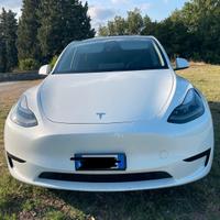 TESLA Model Y - 2024
