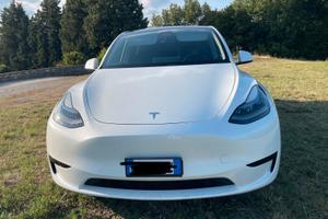 TESLA Model Y - 2024
