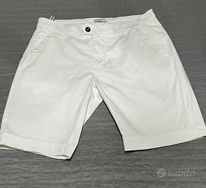 Bermuda uomo bianco