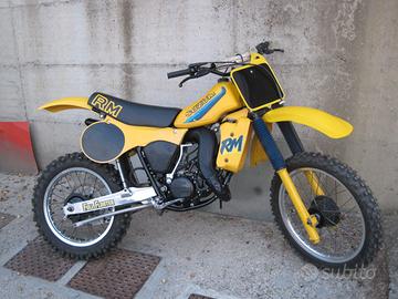 Suzuki RM 125 - 1983 restaurata