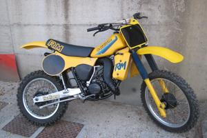 Suzuki RM 125 - 1983 restaurata