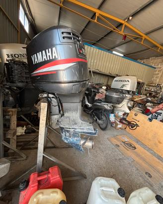 Motore Yamaha 150 V6