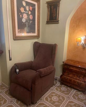 Poltrona Relax Alzapersona Elettrica - Come Nuova 