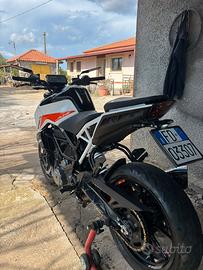 Duke 390
