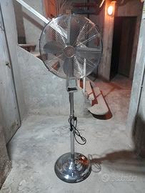 Ventilatore a piantana in acciaio