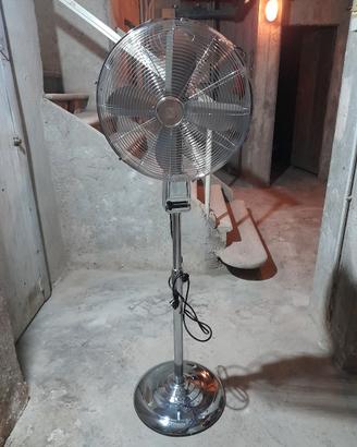 Ventilatore a piantana in acciaio