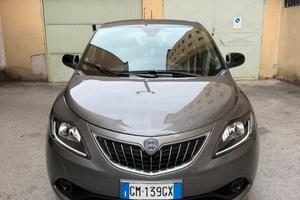 Lancia Ypsilion hybrid mild-hybrid