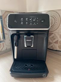 Macchina con macina caffe in grani e cappuccinator