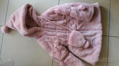 Cappotto pelliccia rosa con cappuccio
