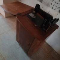 arredamento macchina da cucire 